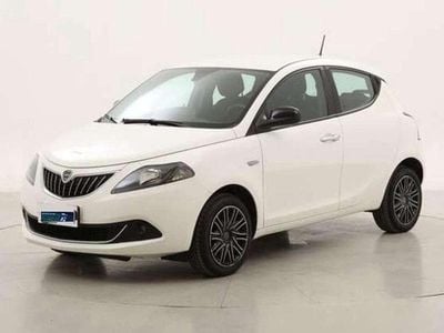 Usado Lancia Ypsilon Gold 69 HP (50 kW) 2021 Branco Citadino