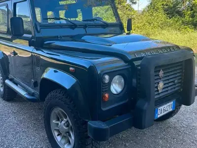 Usata Land Rover Defender 122 CV (89 kW) 2009 Verde SUV
