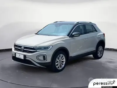 Usata VW T-Roc Style 116 CV (85 kW) 2023 Grigio SUV