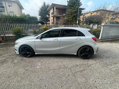 Usata Mercedes A180 122 CV (89 kW) 2013 Grigio Berlina
