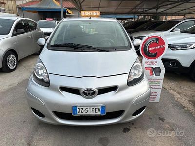Usata Toyota Aygo Sol 68 CV (50 kW) 2009 Grigio Utilitaria