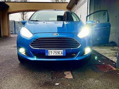 Usata Ford Fiesta Titanium 95 CV (69 kW) 2015 Blu/azzurro Berlina