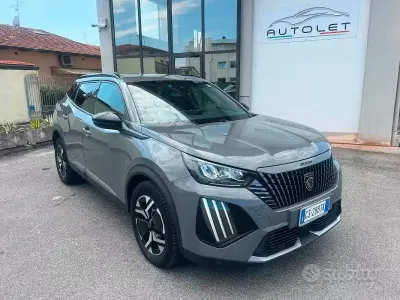 Usata Peugeot 2008 Allure 131 CV (96 kW) 2024 Grigio SUV