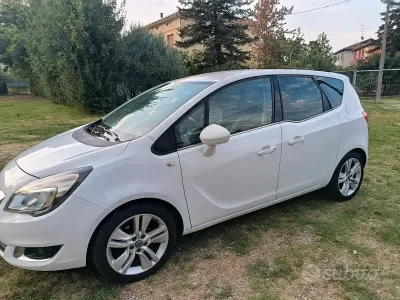 Usata Opel Meriva Cosmo 120 CV (88 kW) 2015 Bianco Monovolume