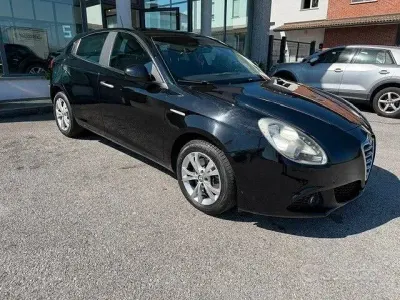 Usata Alfa Romeo Giulietta Distinctive 140 CV (102 kW) 2012 Nero Utilitaria