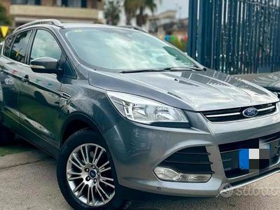 Usata Ford Kuga 140 CV (102 kW) 2014 Grigio SUV
