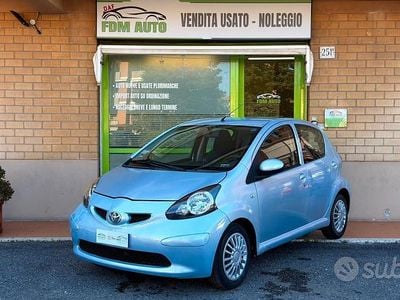 Usata Toyota Aygo 68 CV (50 kW) 2006 Blu Utilitaria