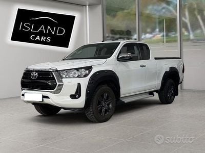 Usata Toyota HiLux Lounge 150 CV (110 kW) 2021 Bianco Pick-up