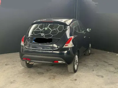 Gebraucht Lancia Ypsilon Gold 69 PS (50 kW) 2011 Blau Kleinwagen