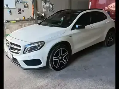 Usata Mercedes GLA200 AMG 136 CV (100 kW) 2015 Bianco SUV