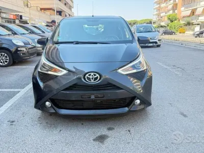 Usata Toyota Aygo X-play 69 CV (50 kW) 2019 Grigio Utilitaria