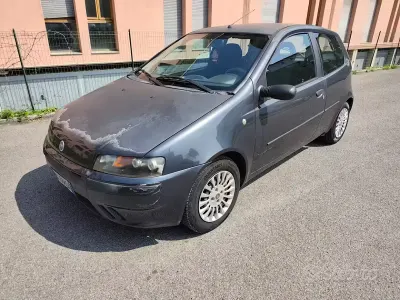 Occasion Fiat Punto 60 ch (44 kW) 2002 Bleue Citadine