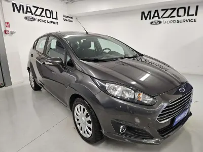 Usata Ford Fiesta 60 CV (44 kW) 2016 Magnetic grey Utilitaria