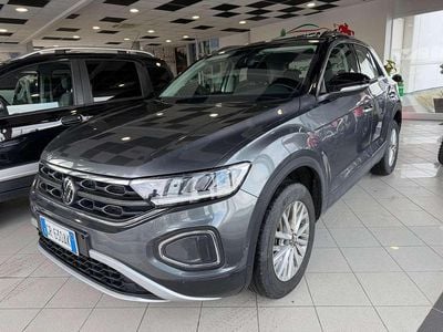 Usata VW T-Roc Life 150 CV (110 kW) 2023 Grigio SUV