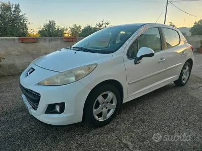 Usata Peugeot 207 68 CV (50 kW) 2011 Bianco Berlina