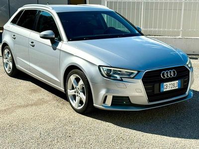 Usata Audi A3 Sport 116 CV (85 kW) 2019 Argento Berlina
