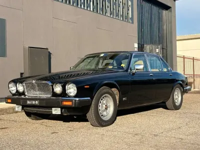 Usata Jaguar XJ6 205 CV (150 kW) 1981 Nero Berlina
