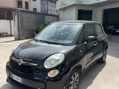 Używany Fiat 500L Lounge 80 KM (58 kW) 2014 Czarny Minivan