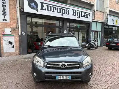 Usata Toyota RAV4 Luxury 177 CV (130 kW) 2008 Blu SUV