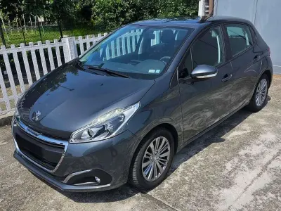 Usata Peugeot 208 Active 82 CV (60 kW) 2016 Grigio Utilitaria