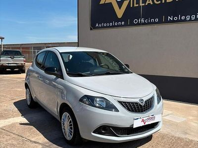 Usata Lancia Ypsilon Silver 69 CV (50 kW) 2021 Argento Utilitaria