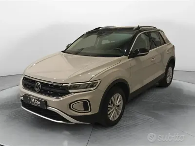 Usata VW T-Roc Style 150 CV (110 kW) 2022 Giallo SUV