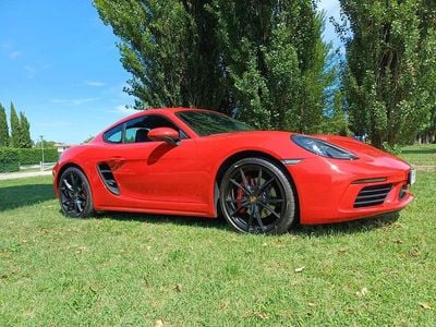 Porsche 718 Cayman