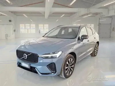 Usata Volvo XC60 197 CV (144 kW) 2023 Grigio SUV