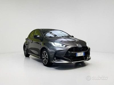 Usata Toyota Yaris Hybrid Lounge 116 CV (85 kW) 2021 Grigio Berlina