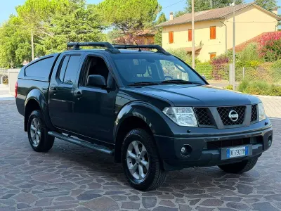 Usata Nissan Navara 171 CV (125 kW) 2007 Grigio Pick-up