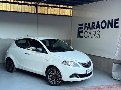 Usata Lancia Ypsilon Gold 69 CV (50 kW) 2023 Bianco Utilitaria