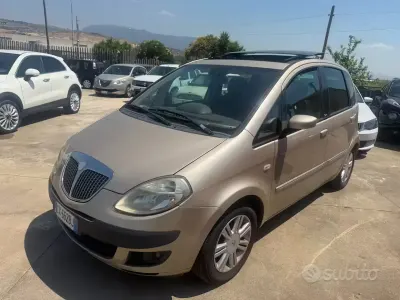Usata Lancia Ypsilon 95 CV (69 kW) 2005 Marrone Utilitaria