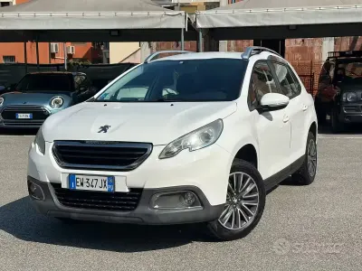 Usata Peugeot 2008 Allure 82 CV (60 kW) 2014 Bianco SUV