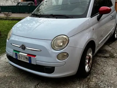 Begagnad Fiat 500 Lounge 69 HK (50 kW) 2010 Blå Sedan