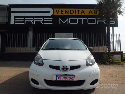 Usata Toyota Aygo Connect Style 68 CV (50 kW) 2011 Bianco Utilitaria