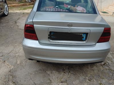 usata Opel Vectra Vectra 2.0i 16V cat 4 porte CD