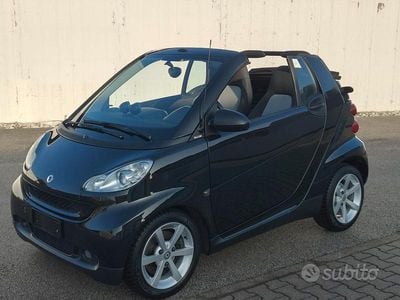 Nero Usata 2009 Smart ForTwo Cabrio Pure Cabrio | 7500 € (Molto cara)