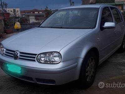 Usata VW Golf IV 105 CV (77 kW) 2002 Grigio Berlina