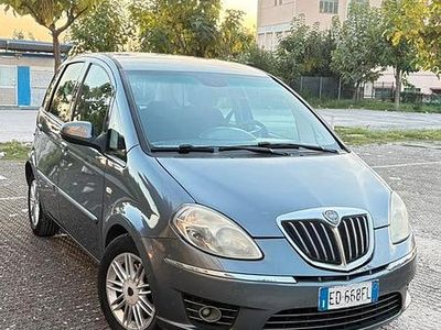 Usata Lancia Musa 90 CV (66 kW) 2011 Grigio Monovolume