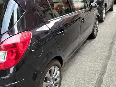 Usata Opel Corsa Club 80 CV (58 kW) 2010 Utilitaria