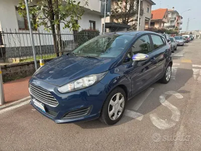 Usata Ford Fiesta Business Edition 97 CV (71 kW) 2014 Blu/azzurro Utilitaria