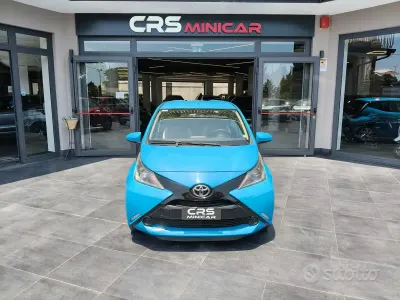 Usata Toyota Aygo Cool 69 CV (50 kW) 2017 Bluazzurro Utilitaria