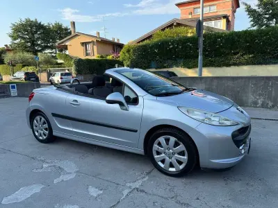 Usata Peugeot 207 CC 120 CV (88 kW) 2009 Argento Cabrio