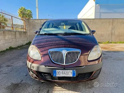 Usata Lancia Musa 90 CV (66 kW) 2006 Rosso Monovolume