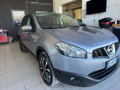 Usata Nissan Qashqai Tekna 110 CV (80 kW) 2011 Argento SUV