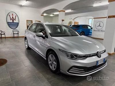 Brugt VW Golf VIII Style 116 HK (85 kW) 2022 Grå Sedan