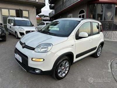 Usata Fiat Panda 4x4 S 75 CV (55 kW) 2013 Bianco Utilitaria