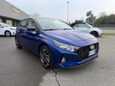 Usata Hyundai i20 101 CV (74 kW) 2021 Blue tetto nero Berlina