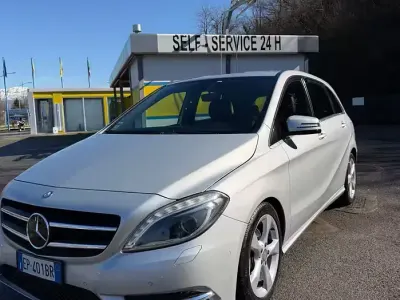Gebraucht Mercedes B200 Executive 136 PS (100 kW) 2012 Grau Van / Kleinbus