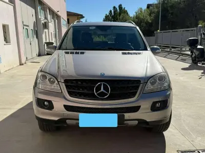 Usata Mercedes ML320 224 CV (164 kW) 2008 Argento SUV